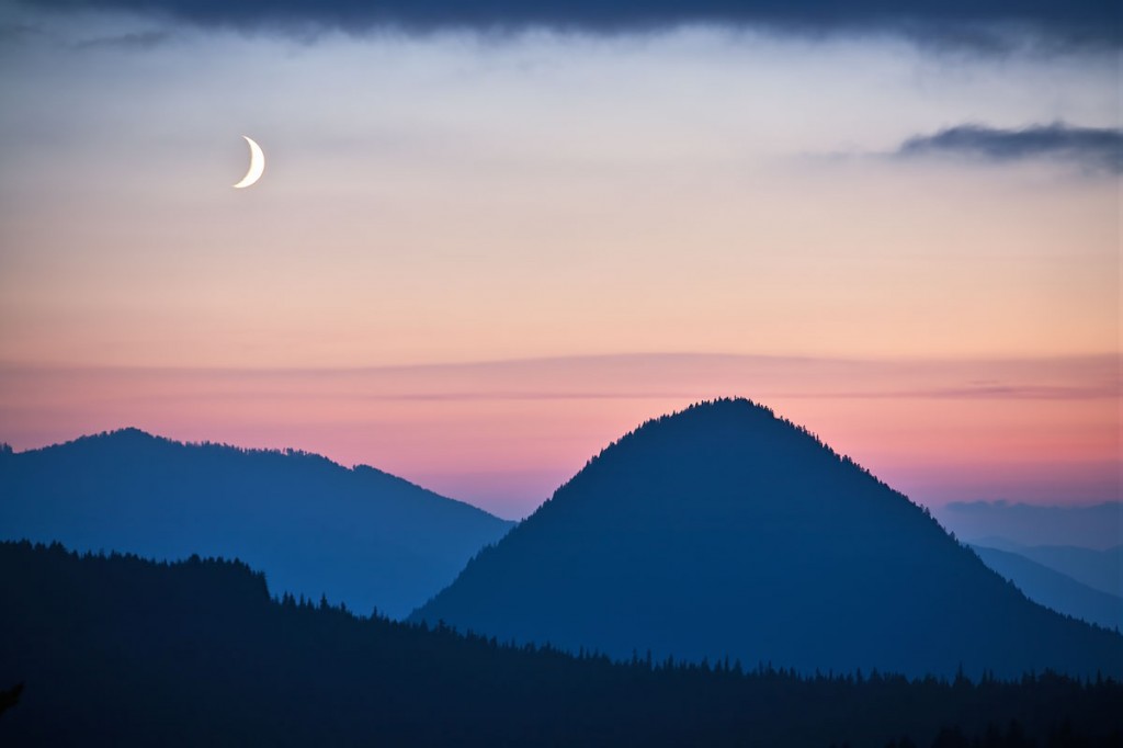Cresent Twilight Mt Rainier National Park Washington