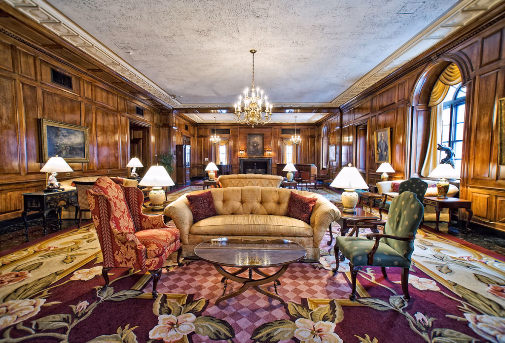 Queen City Club Lounge